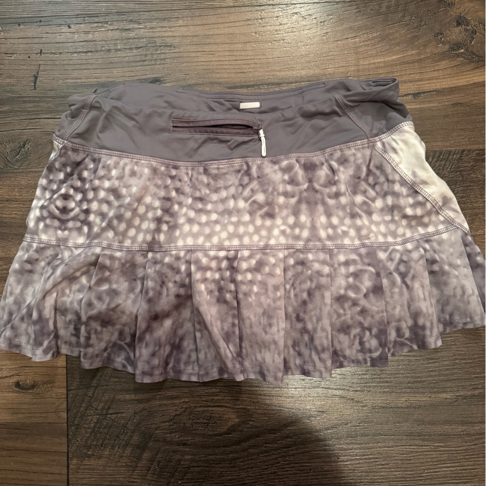 Lululemon Size 8 skort. In excellent condition.